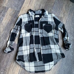 Universal thread black and white button down shirt